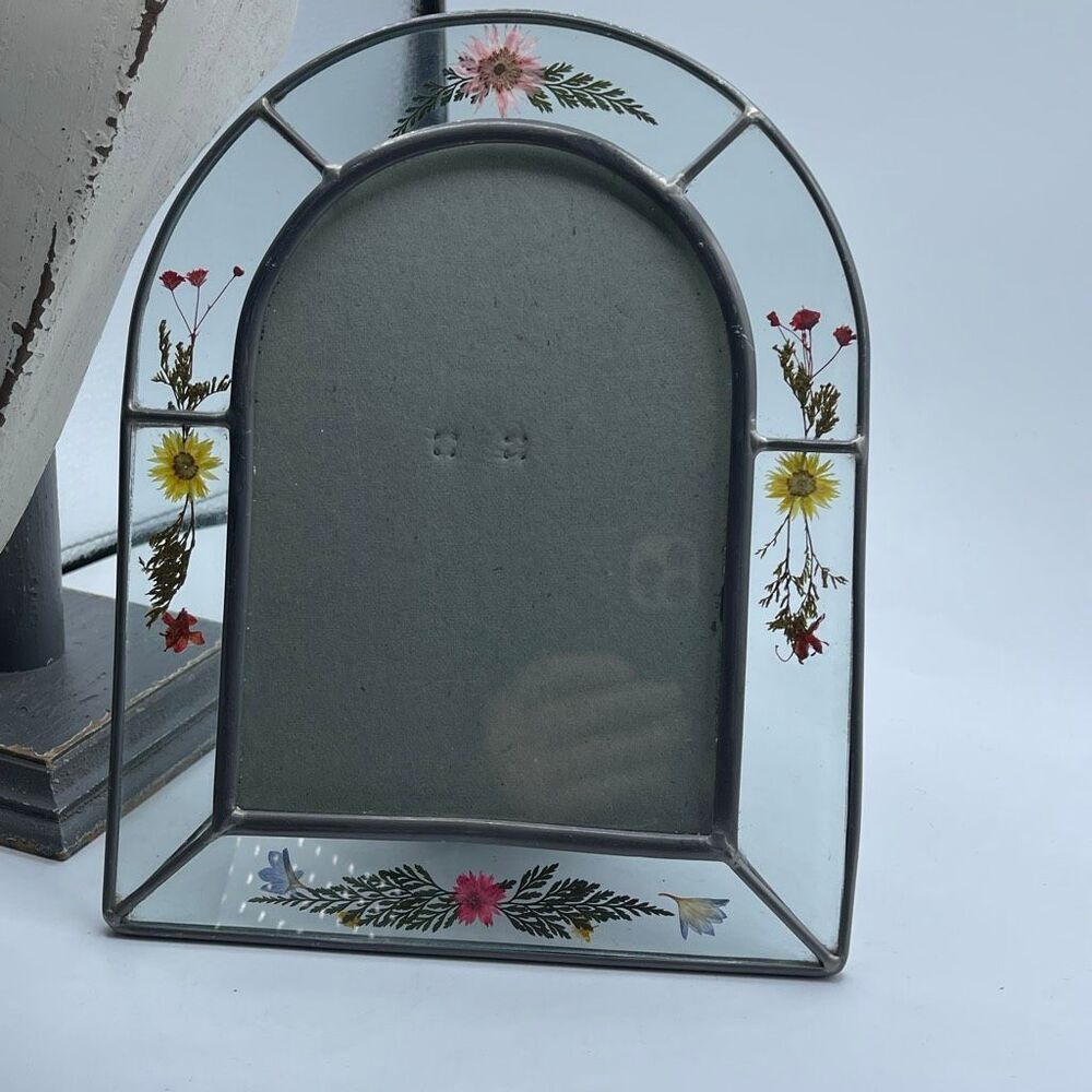 Vintage Worldmarket dried flower leaded half oval picture frame